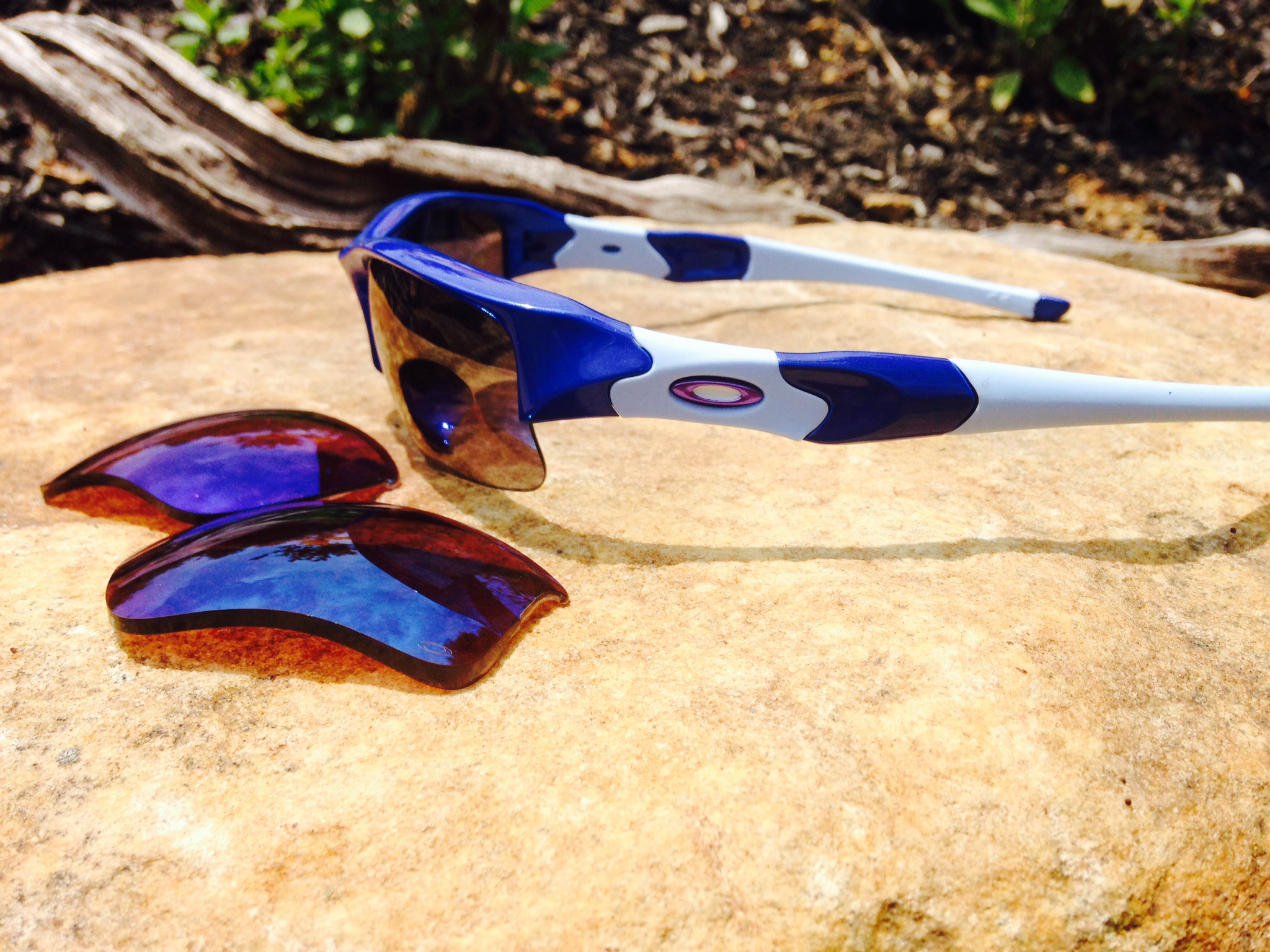 Custom Oakley glasses at your fingertips